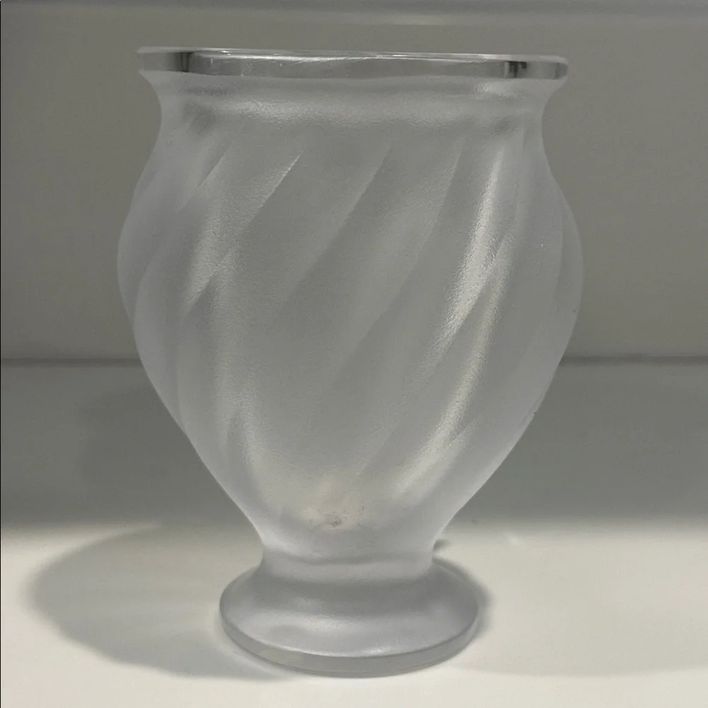 LALIQUE France Rosine Frosted Glass Vase with 3D Dove Design